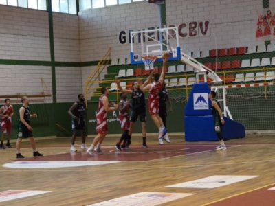 El Club Baloncesto Villarrobledo reivindica de nuevo su dominio en casa
